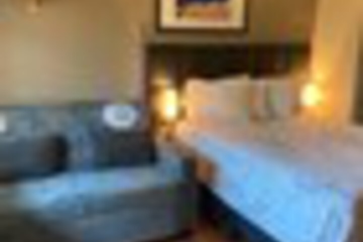 Room 170 of 828