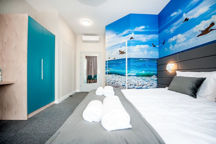 Room 2 of 30