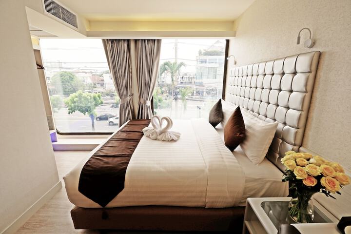 Room 11 of 34