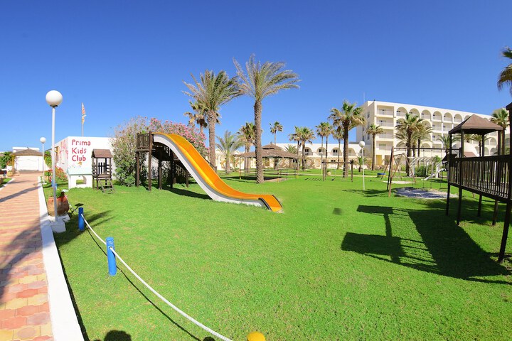 Hotel Exterior 48 of 52