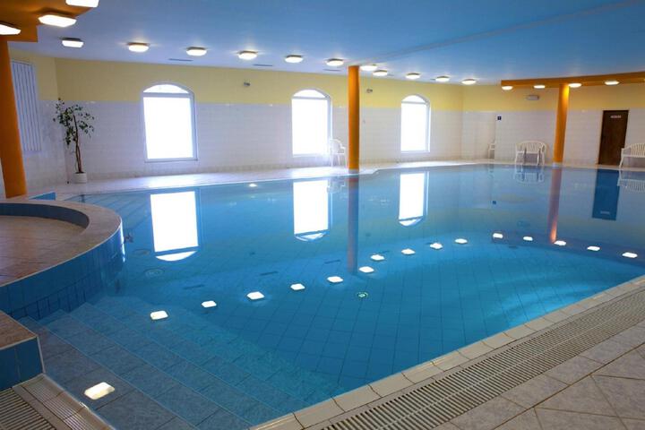 Pool 26 of 64