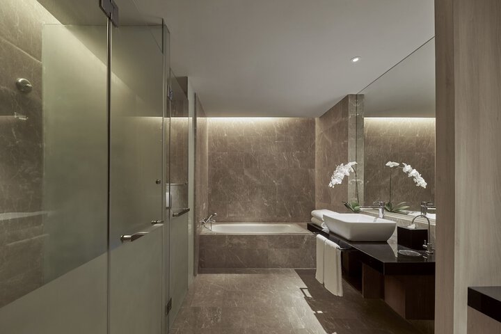 Room 10 of 74