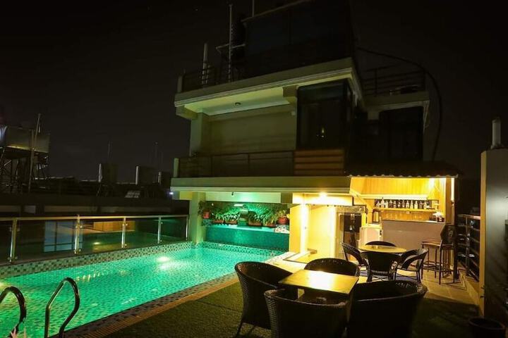 Pool 37 of 71