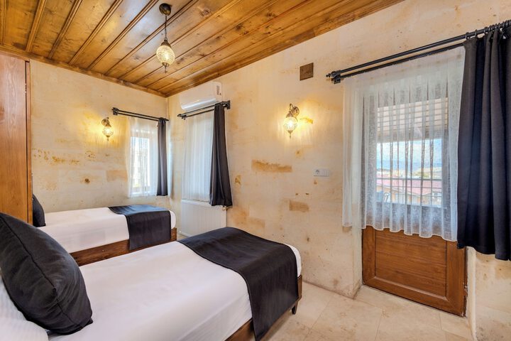 Room 4 of 67