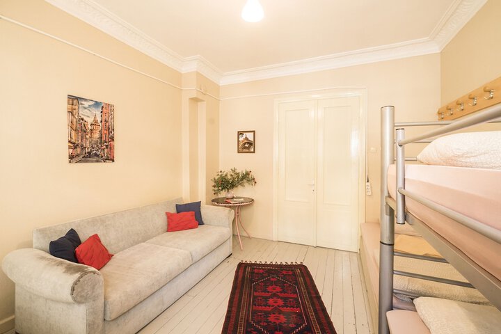 Room 14 of 27