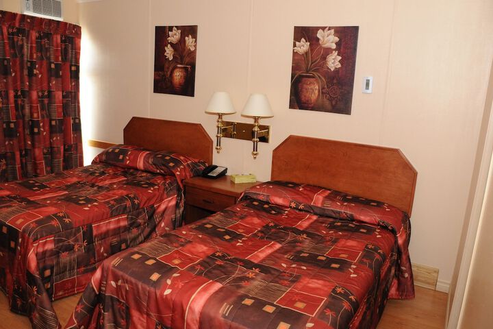 Room 3 of 33