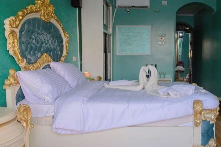 Room 12 of 44