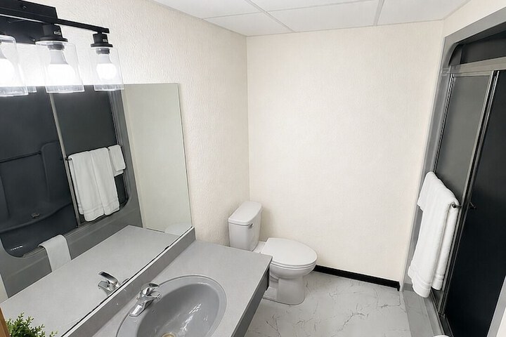 Room 10 of 37