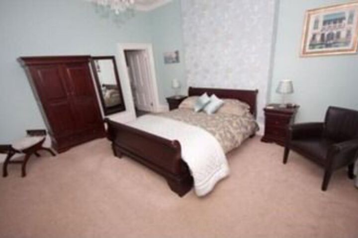 Room 18 of 25