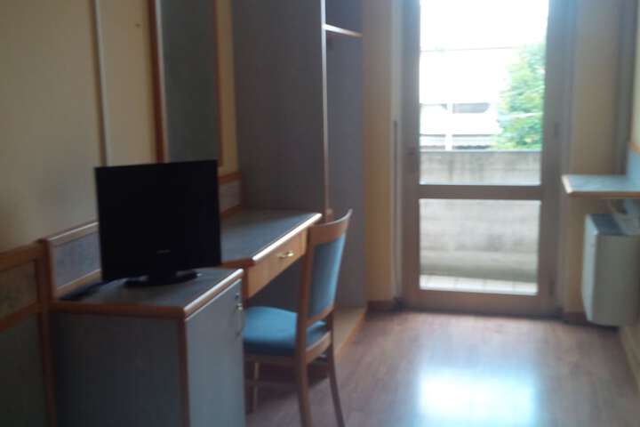 Room 7 of 63