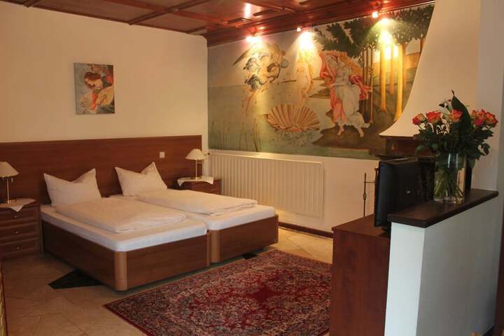 Room 2 of 21