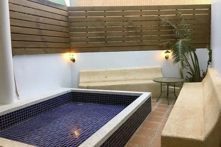 Pool 16 of 20