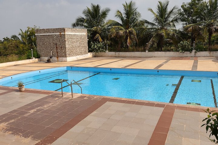 Pool 25 of 67