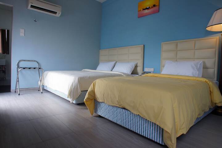 Room 9 of 37