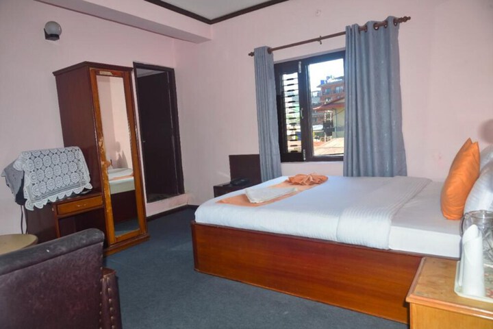 Room 15 of 31