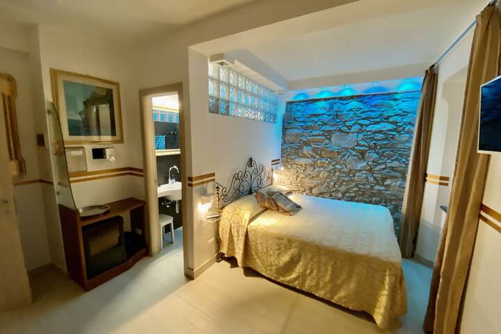 Room 82 of 190