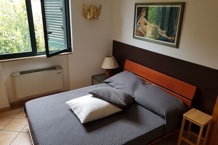 Room 2 of 18