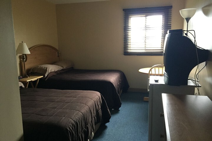 Room 8 of 15
