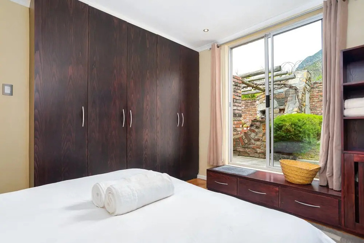 Room 3 of 16