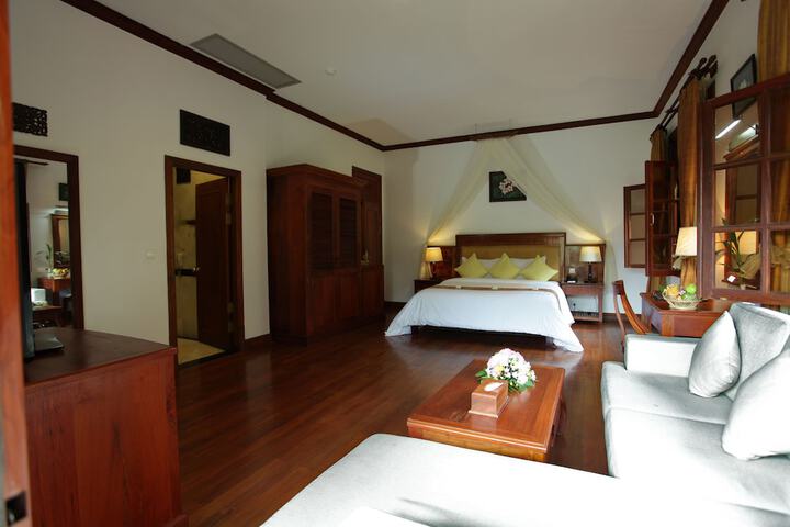 Room 32 of 64