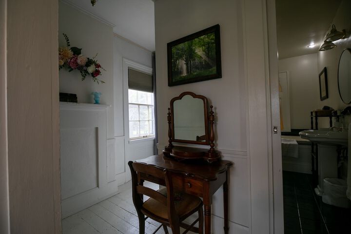 Room 17 of 29