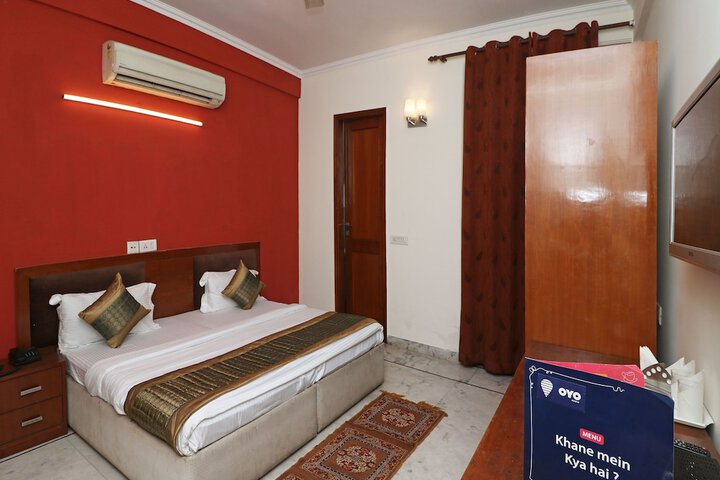 Room 8 of 27