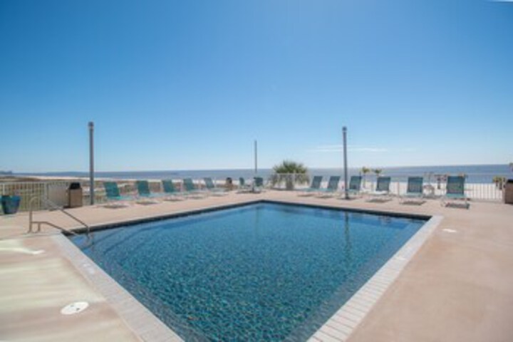 Pool 29 of 39