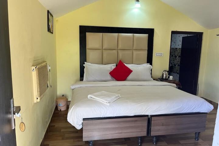 Room 2 of 23