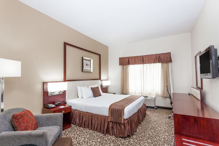 1 King Bed Mobility Accessible (4 of 4)