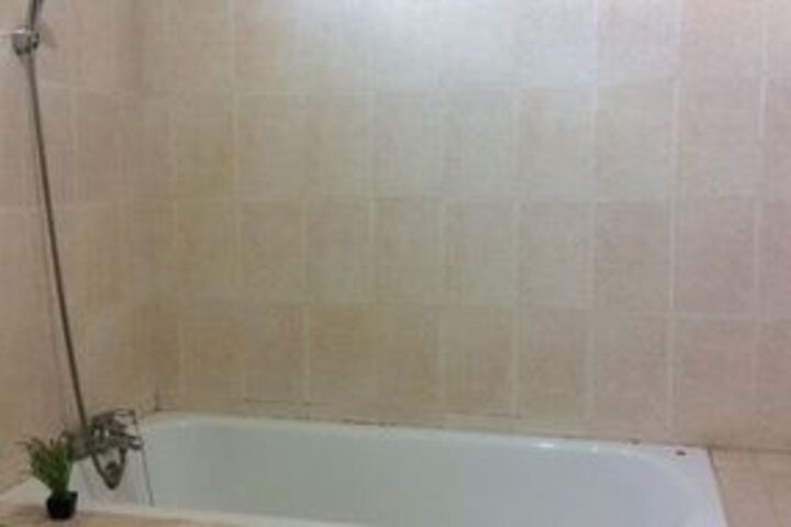 Room 6 of 32