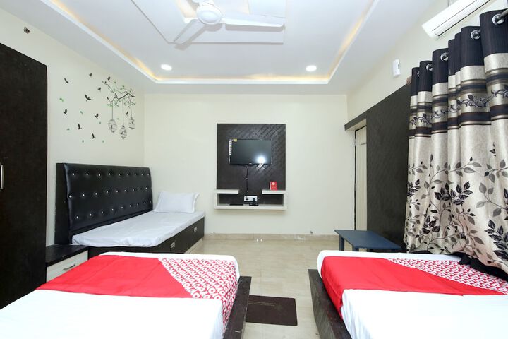 Room 301 of 407