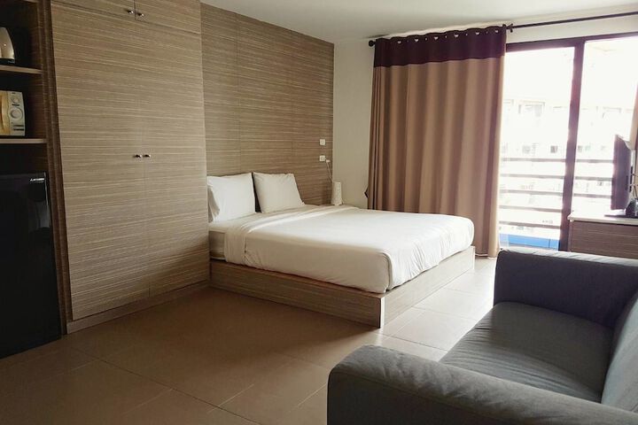 Room 6 of 31
