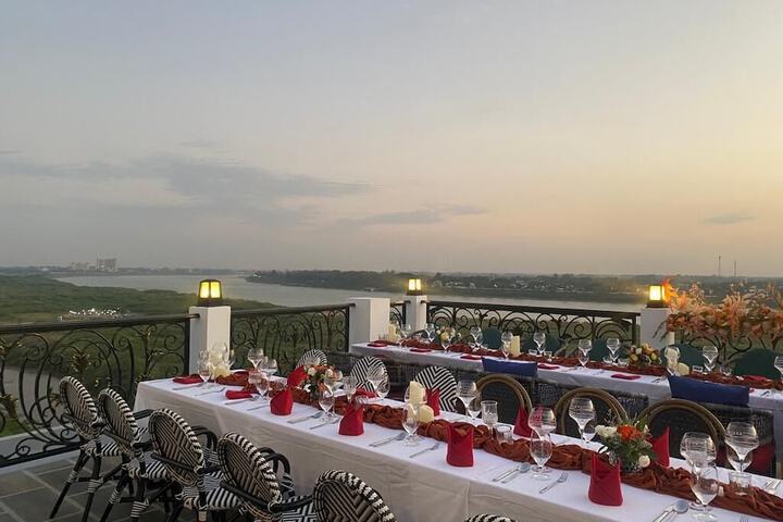 Dining 50 of 70