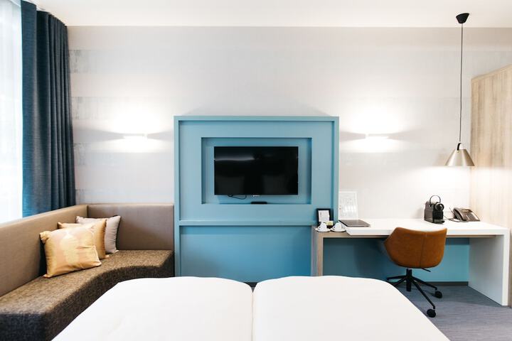 Room 11 of 23