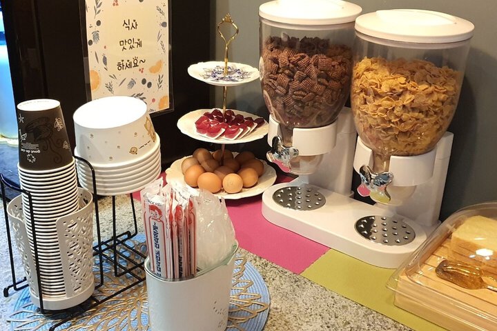 Breakfast/Coffee Service 41 of 45