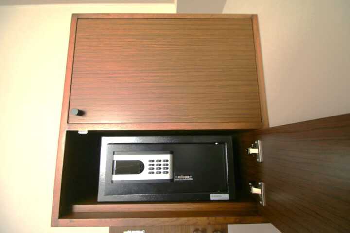 Room 26 of 154