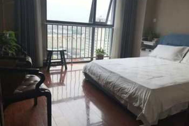 Room 10 of 13