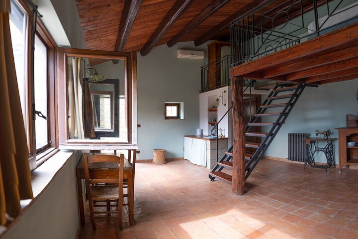Room 15 of 33