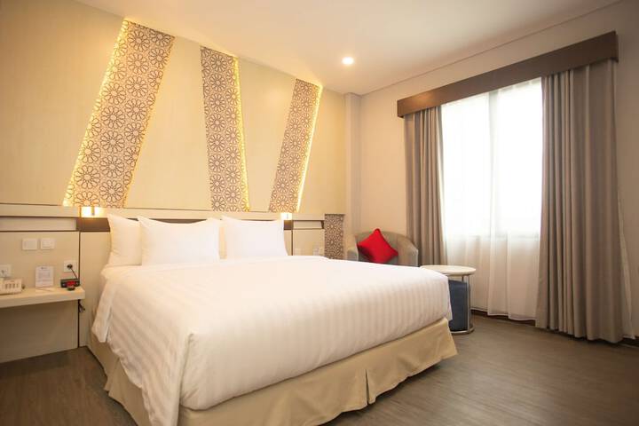 Room 28 of 62
