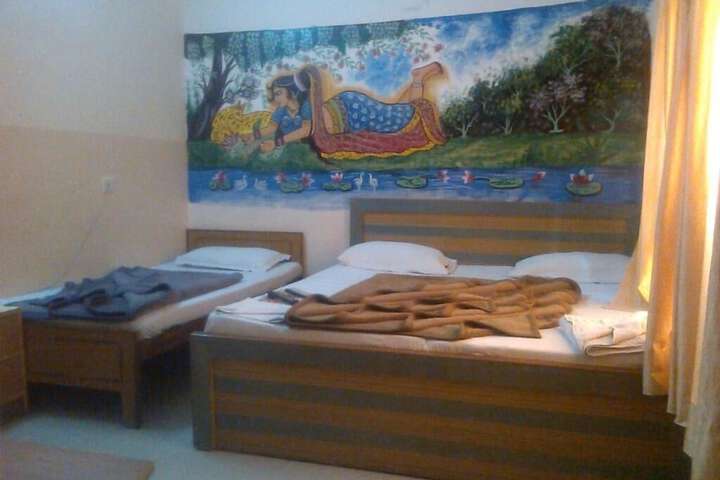 Room 17 of 38