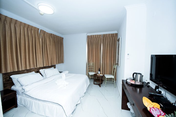 Room 7 of 123