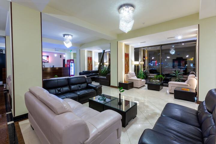 Lounge 59 of 67