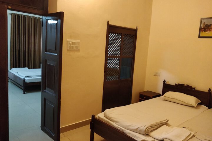 Room 18 of 52