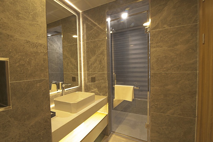Room 15 of 28