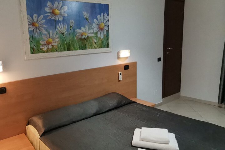 Room 8 of 44