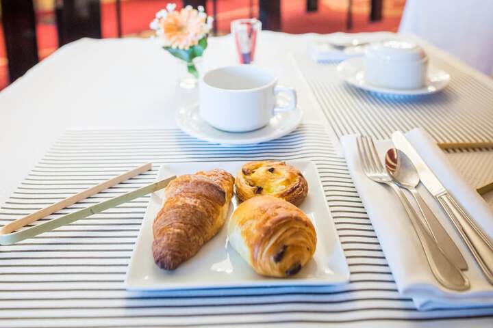 Breakfast area