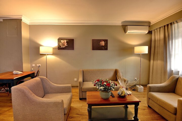 Room 13 of 42