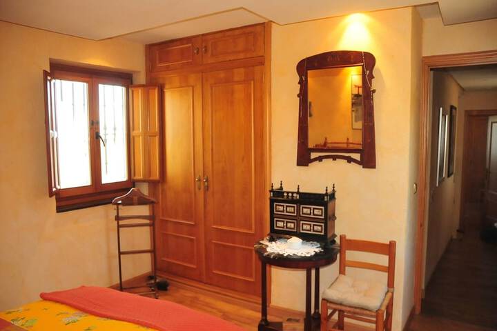 Room 8 of 40