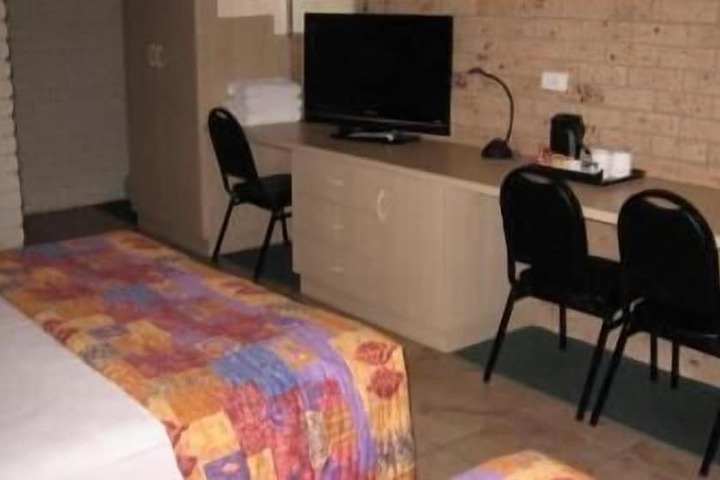 Room 3 of 46