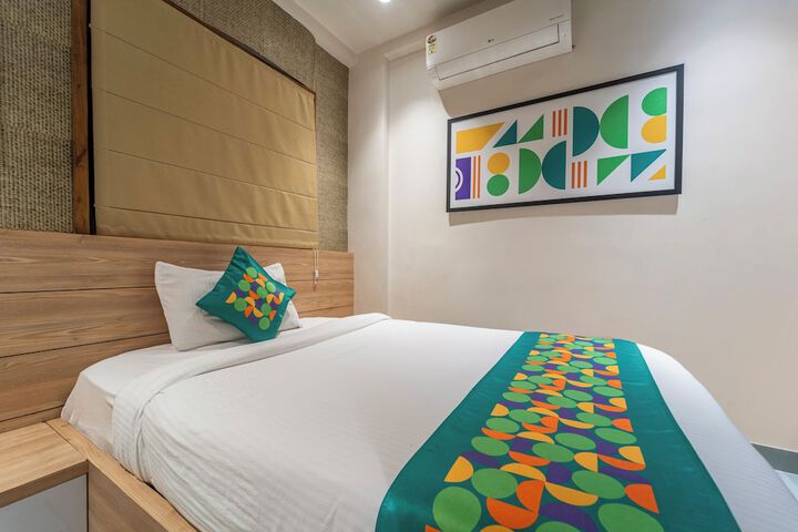 Room 6 of 29
